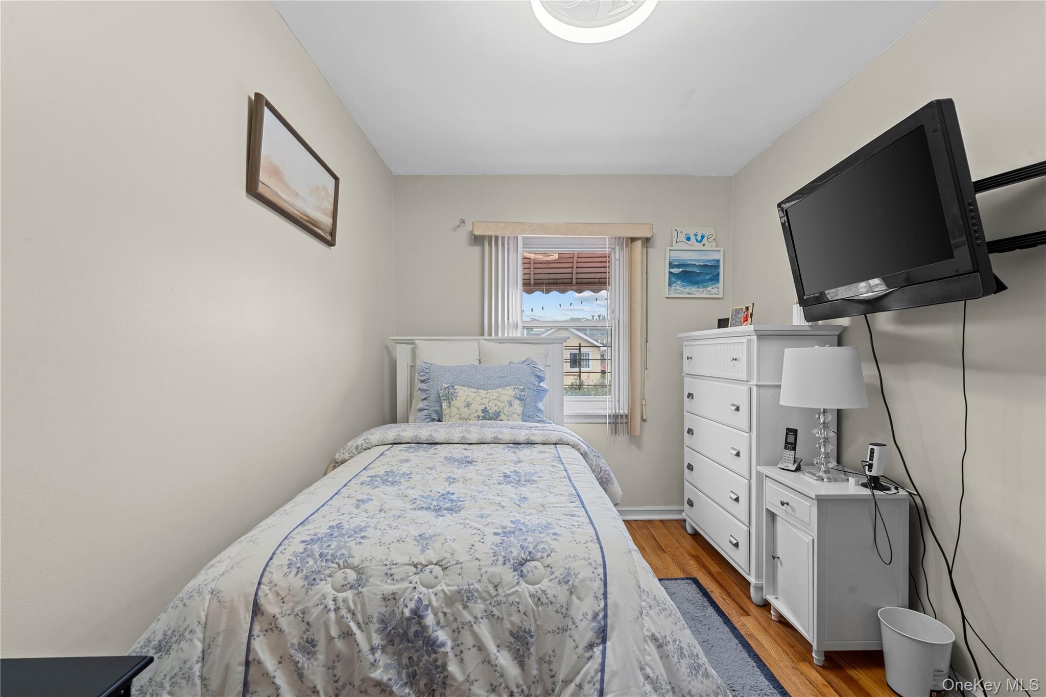 Single Family E 223rd Street Bronx, NY 10466, MLS-1043364-19