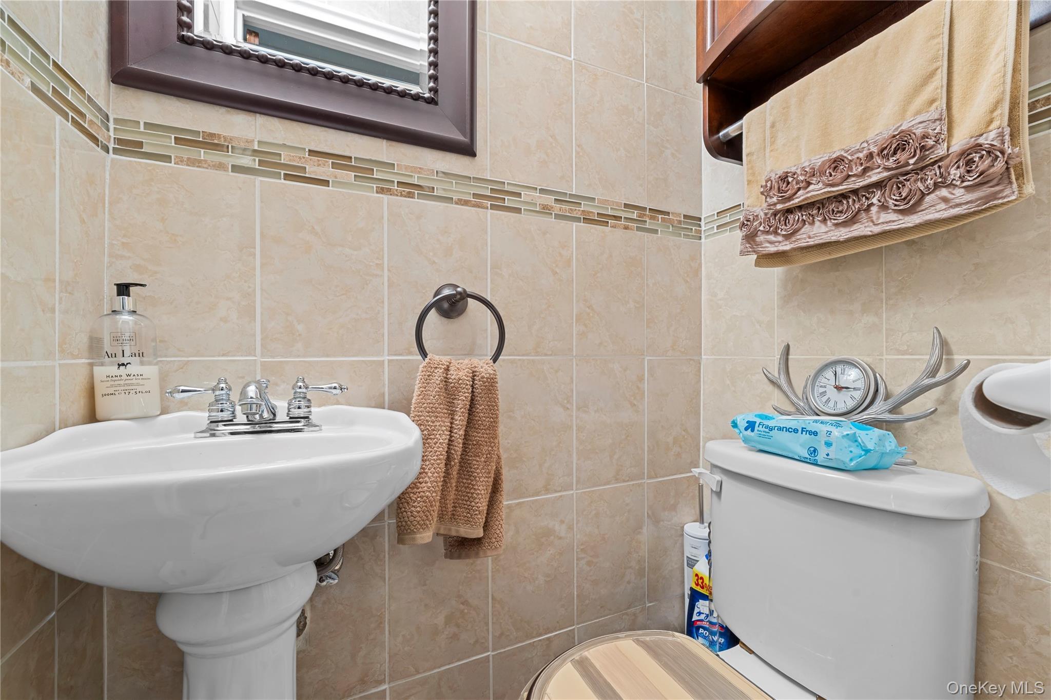 Single Family E 223rd Street Bronx, NY 10466, MLS-1043364-21
