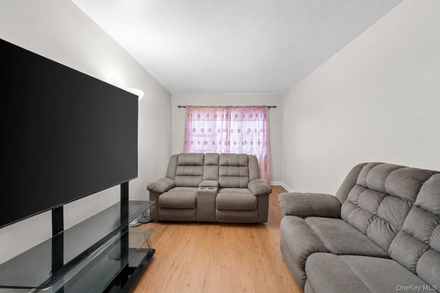 Single Family E 223rd Street Bronx, NY 10466, MLS-1043364-27