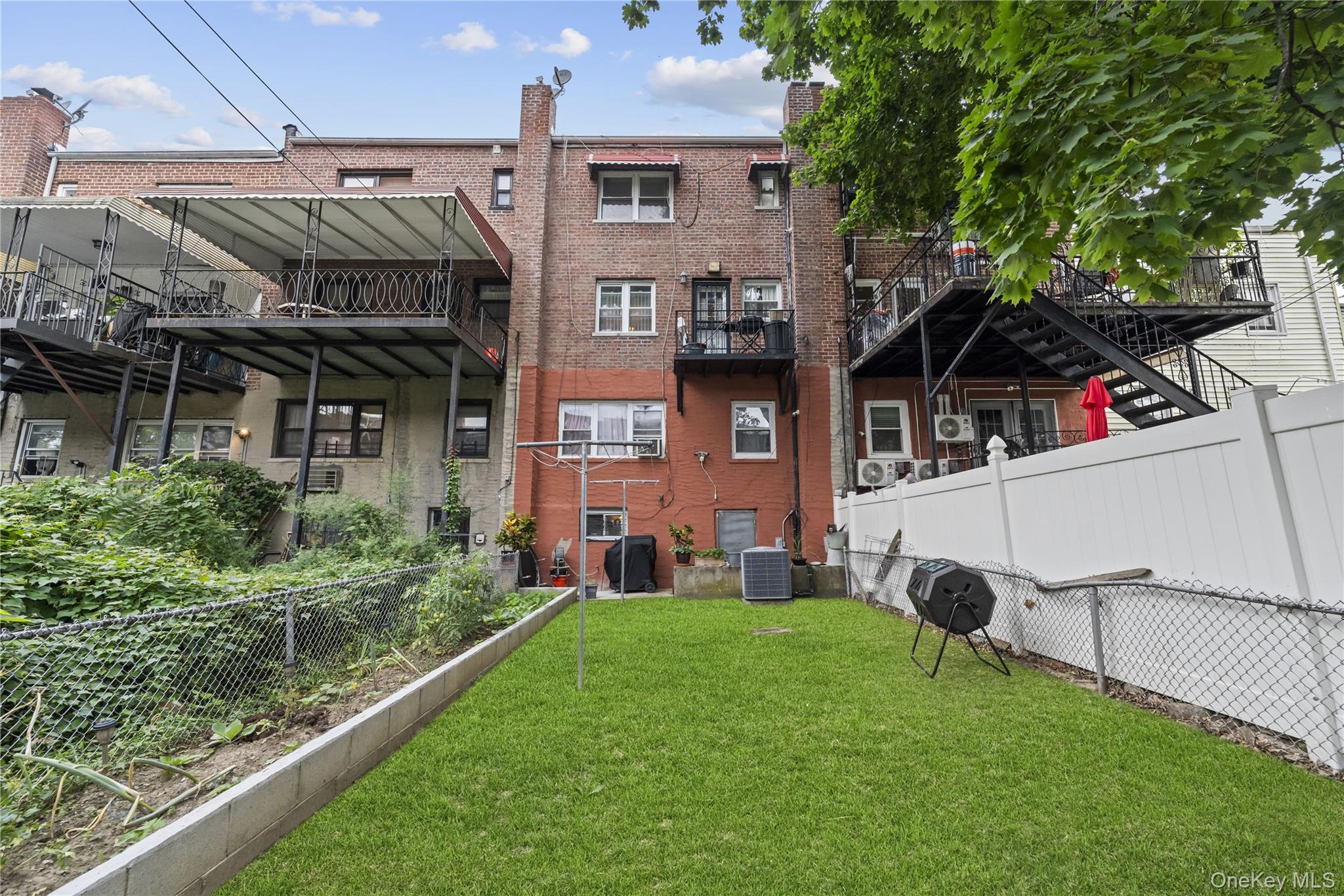 Single Family E 223rd Street Bronx, NY 10466, MLS-1043364-32