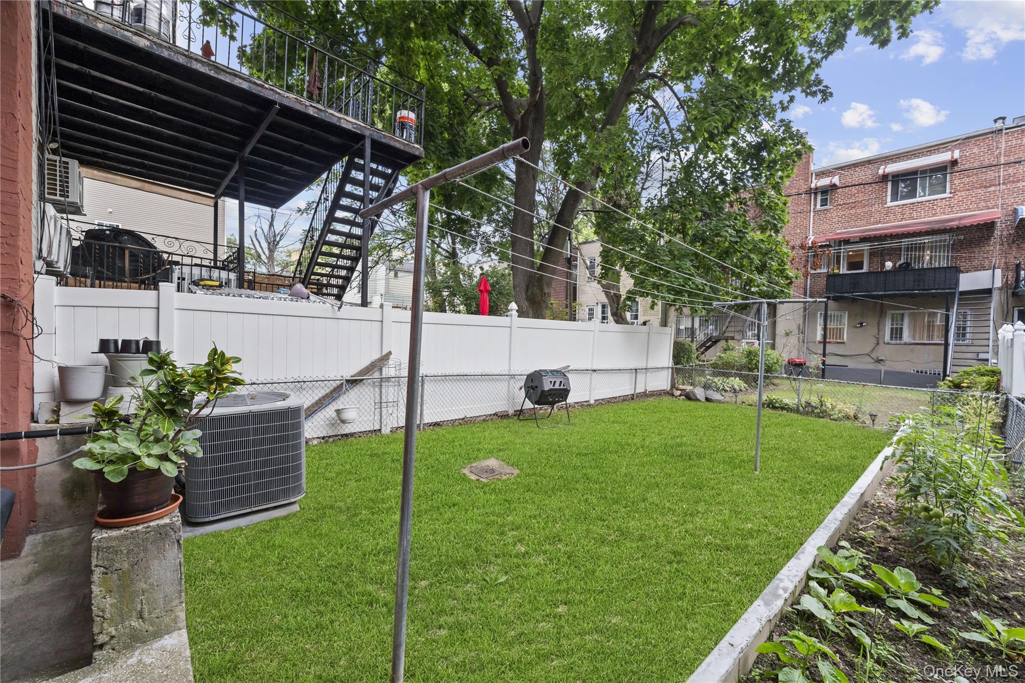 Single Family E 223rd Street Bronx, NY 10466, MLS-1043364-33
