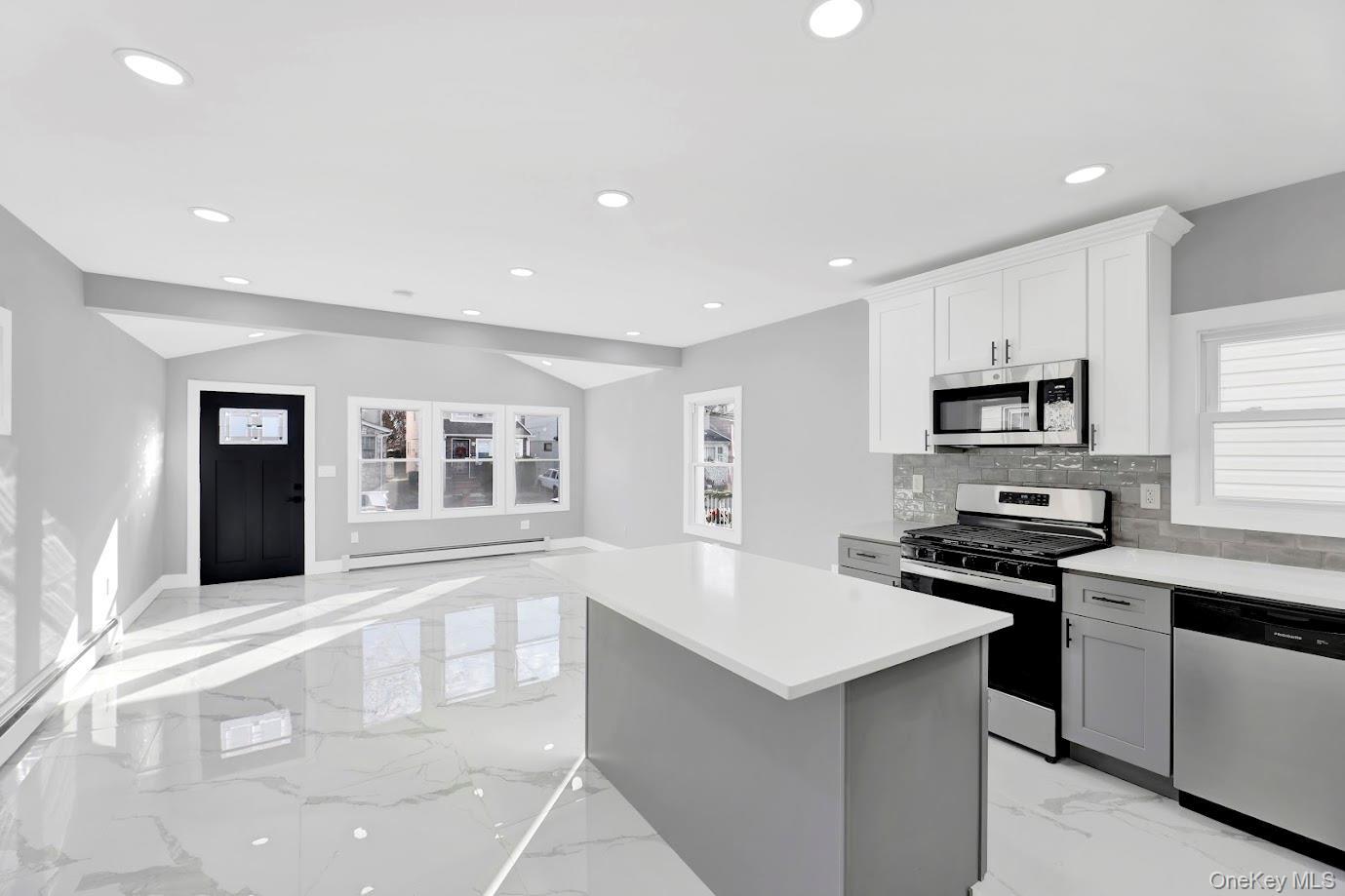 Single Family 221st Street  Queens, NY 11429, MLS-1043386-7