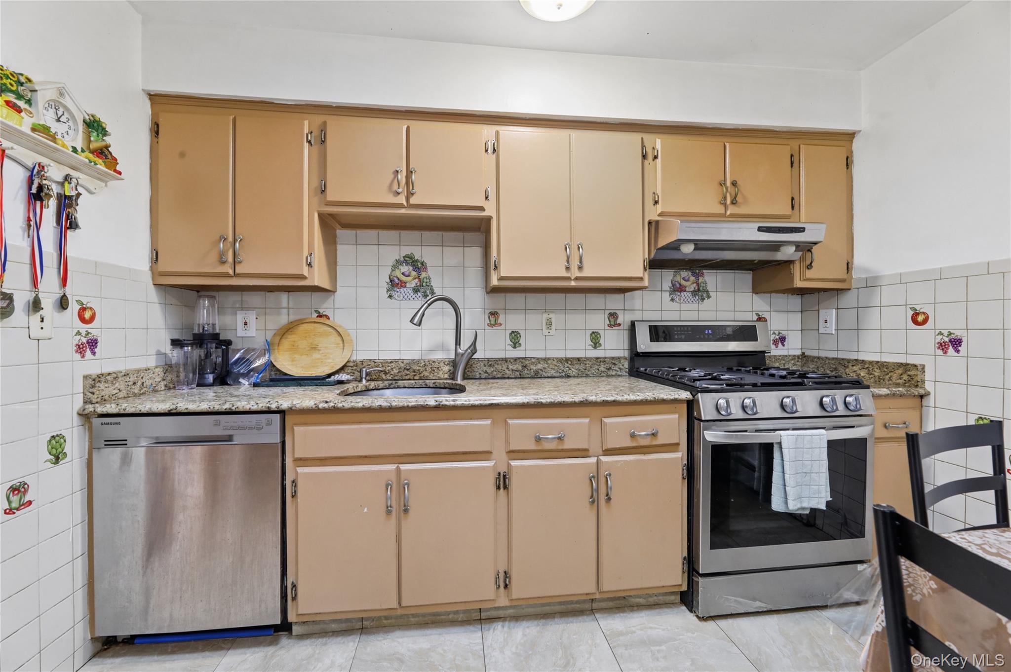 Single Family Singer Avenue  Rockland County, NY 10977, MLS-1043400-15