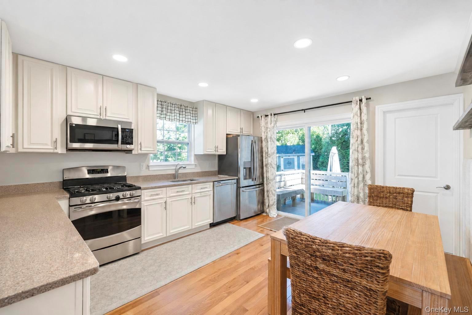 Single Family Canary Road Suffolk County, NY 11778, MLS-1043416-13