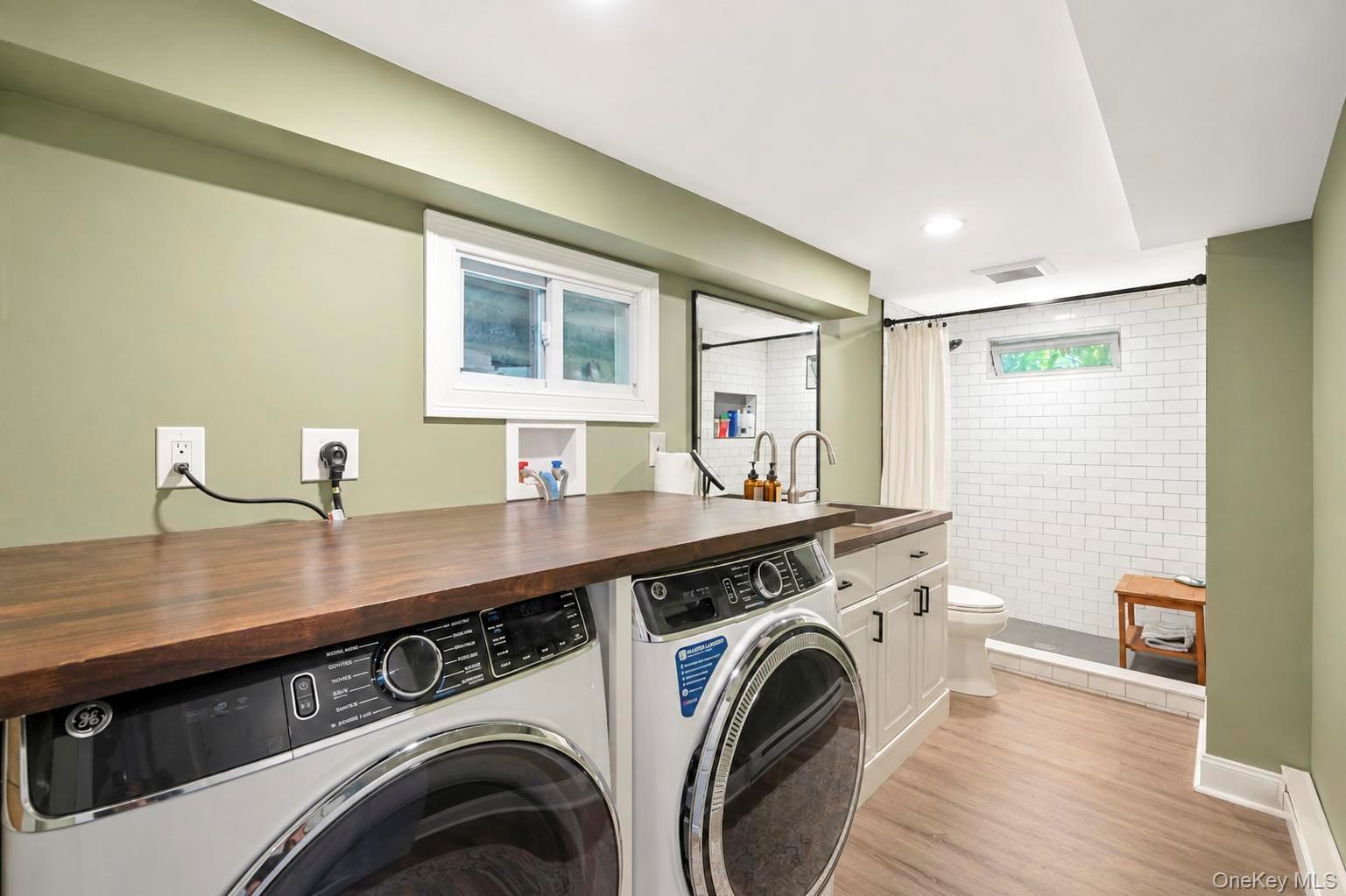 Single Family Canary Road Suffolk County, NY 11778, MLS-1043416-25