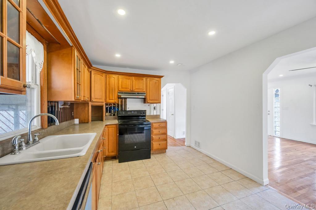 Single Family Farm Lane Nassau County, NY 11801, MLS-1043474-8