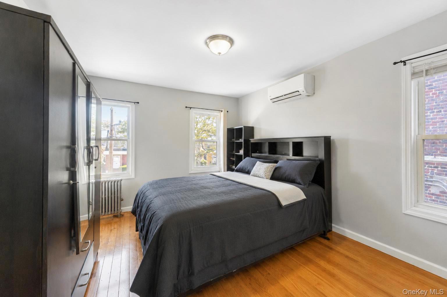 Single Family 200th Street  Queens, NY 11412, MLS-1043483-11