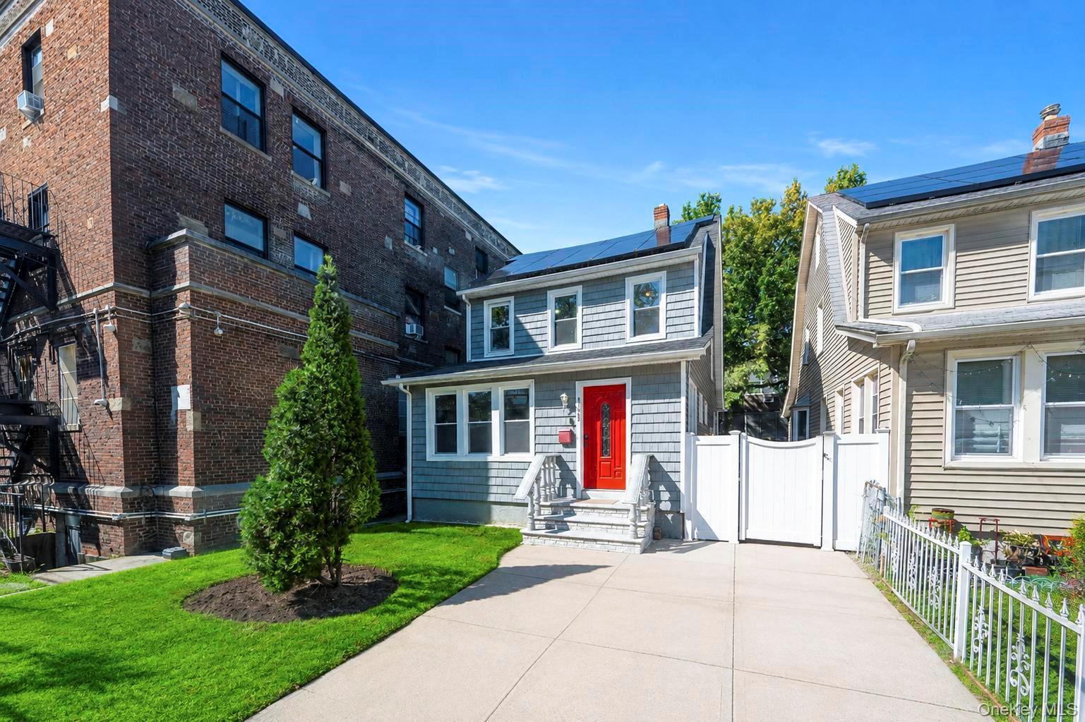 Single Family 200th Street  Queens, NY 11412, MLS-1043483-17