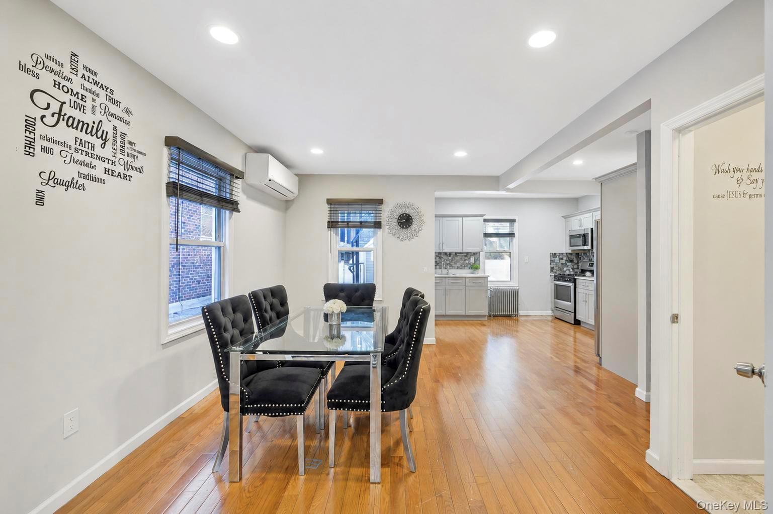 Single Family 200th Street  Queens, NY 11412, MLS-1043483-3