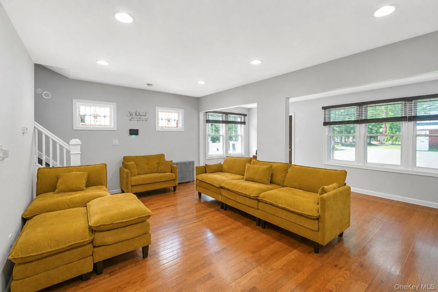 Single Family 200th Street  Queens, NY 11412, MLS-1043483-6