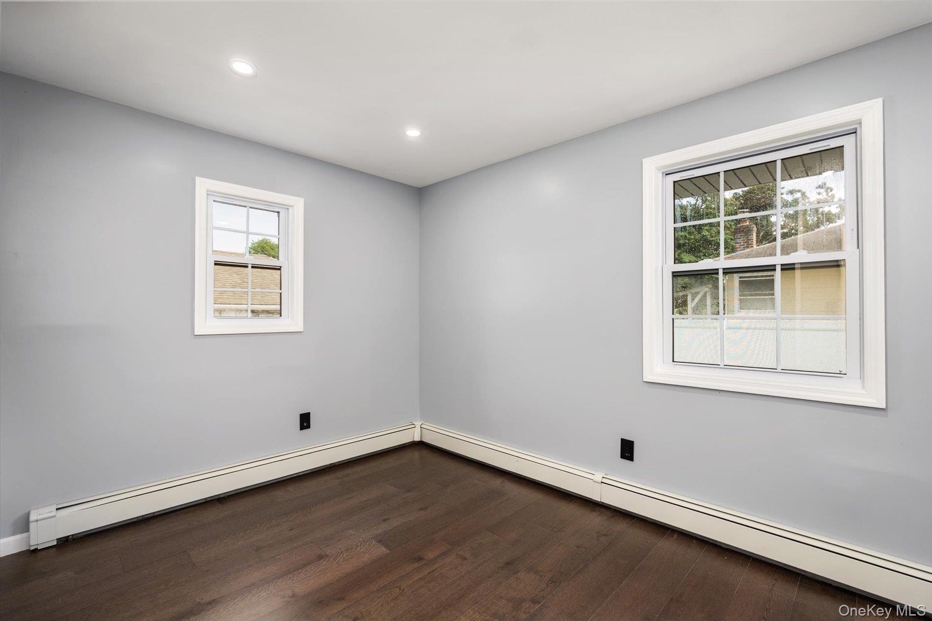 Single Family 30th Street  Suffolk County, NY 11726, MLS-1043484-10