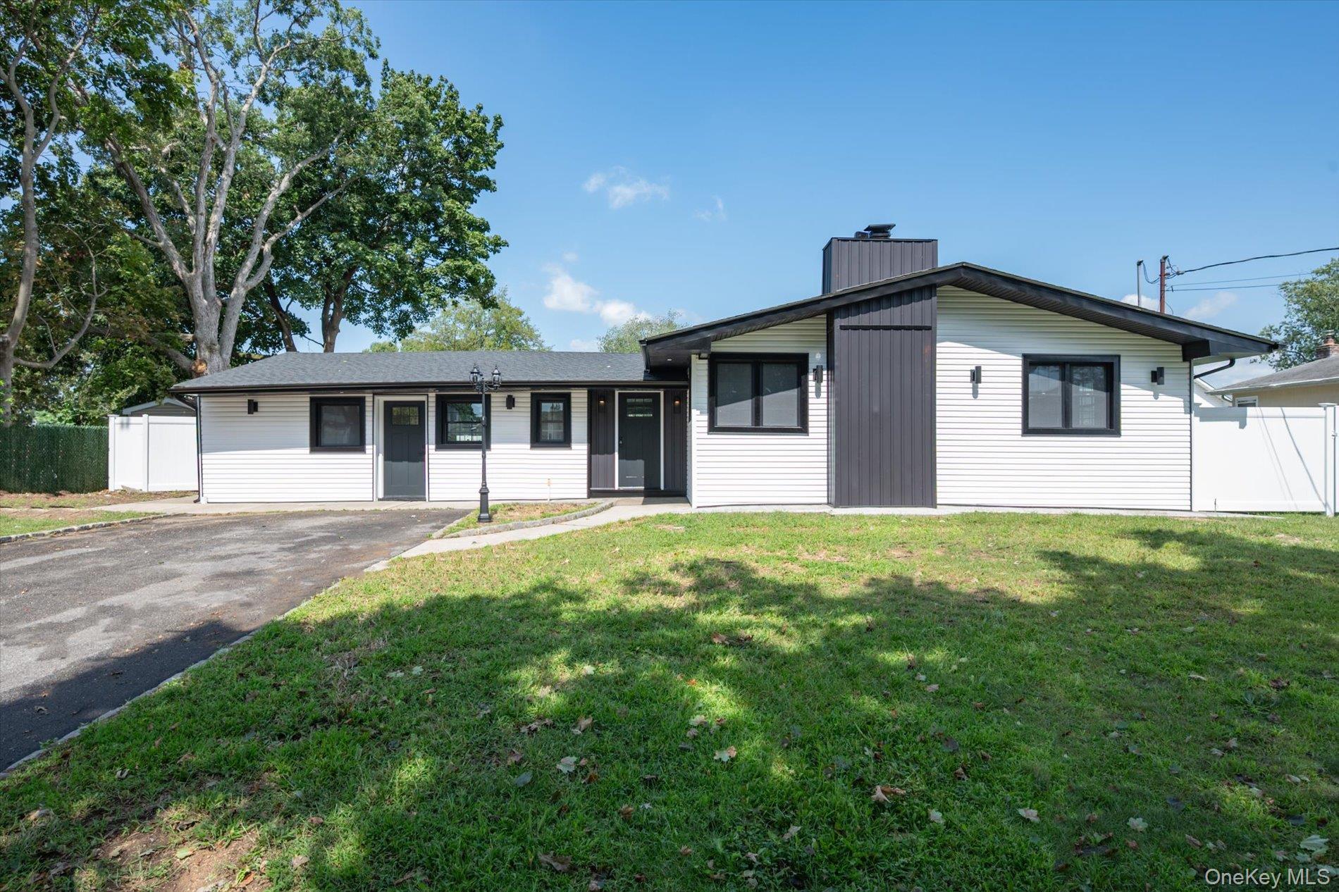 Single Family 30th Street  Suffolk County, NY 11726, MLS-1043484-2