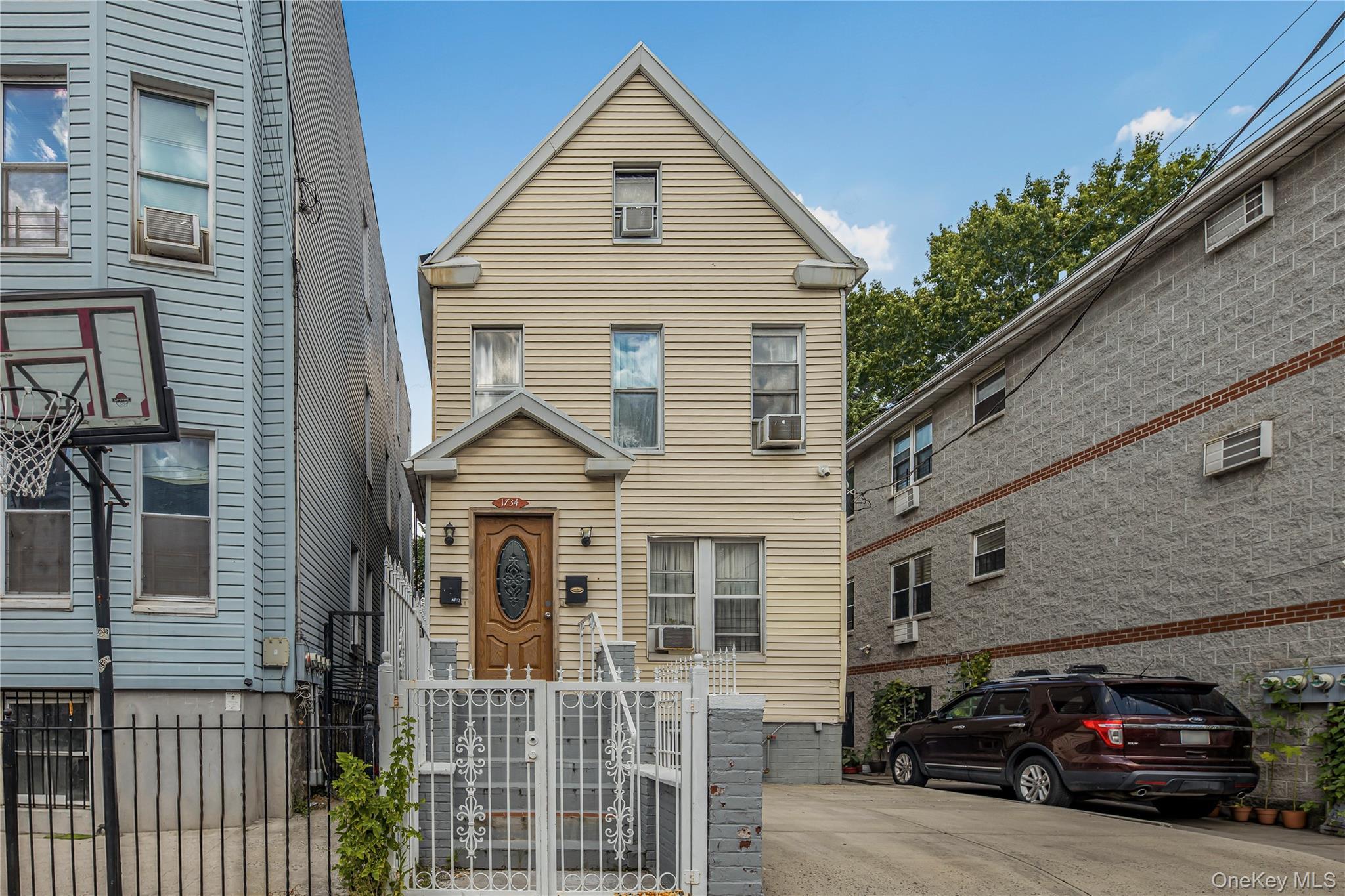 Single Family Van Buren Street  Bronx, NY 10460, MLS-1043487-35
