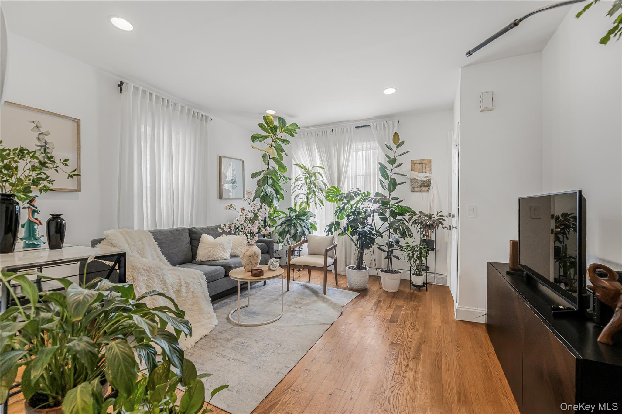 Single Family Van Buren Street Bronx, NY 10460, MLS-1043487-4