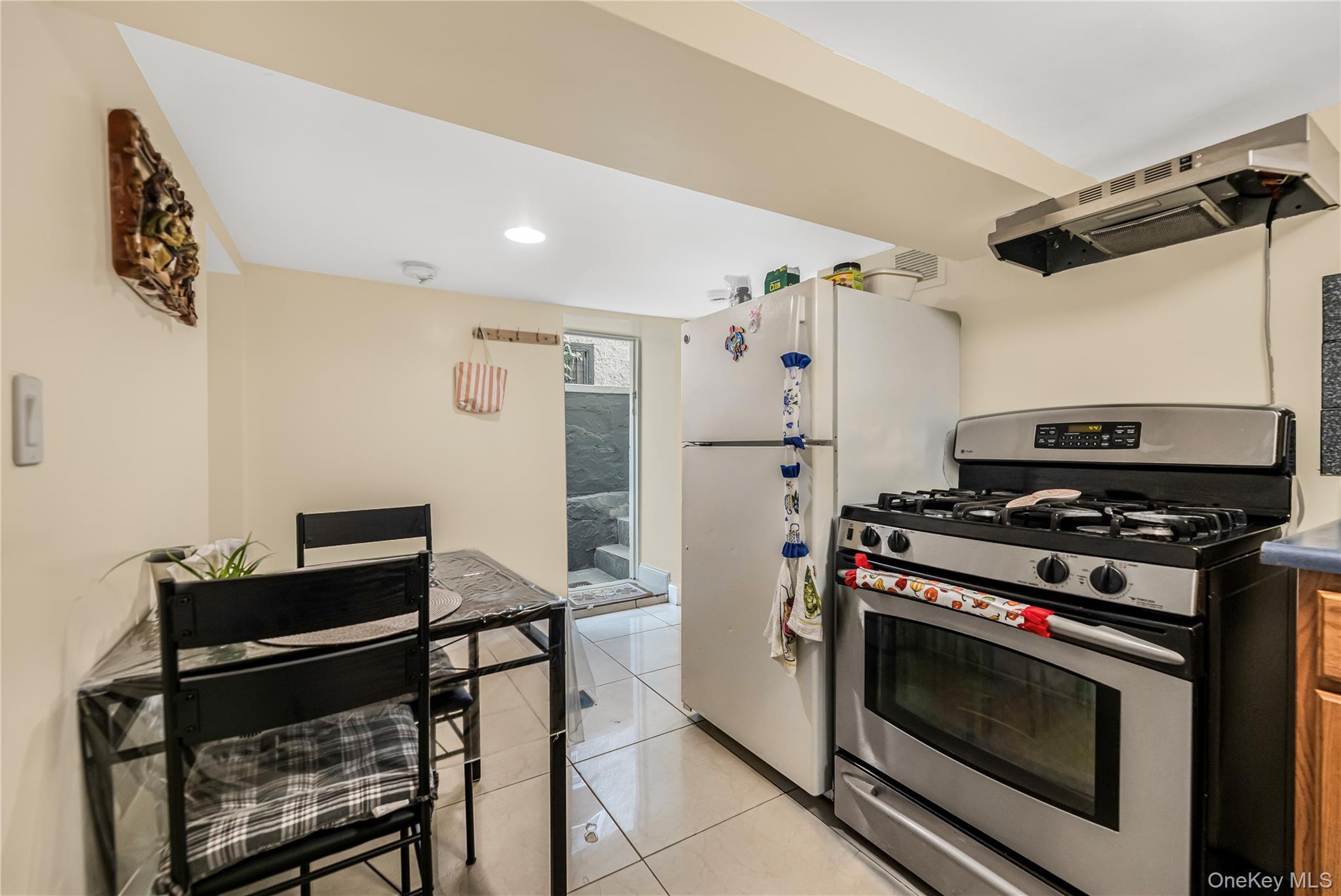 Single Family Van Buren Street Bronx, NY 10460, MLS-1043487-7