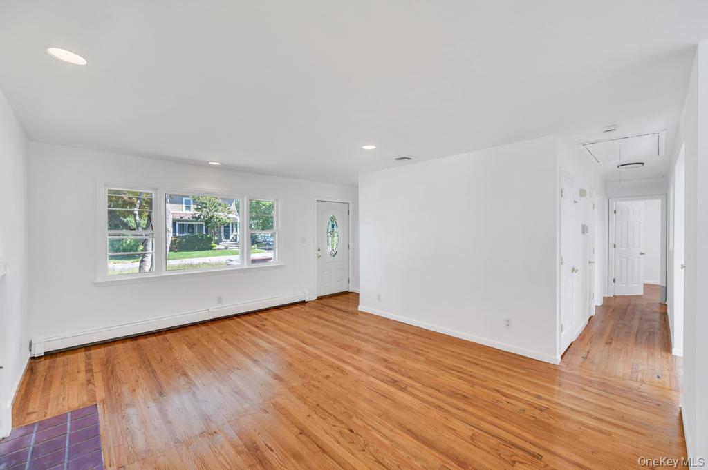 Single Family Fenwick Street Suffolk County, NY 11740, MLS-1043489-4