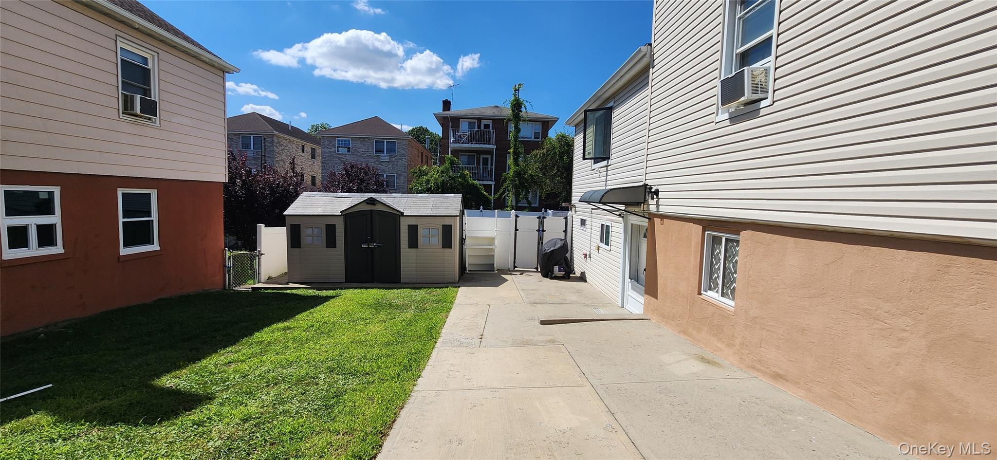 Single Family Stadium Avenue  Bronx, NY 10465, MLS-1043531-47