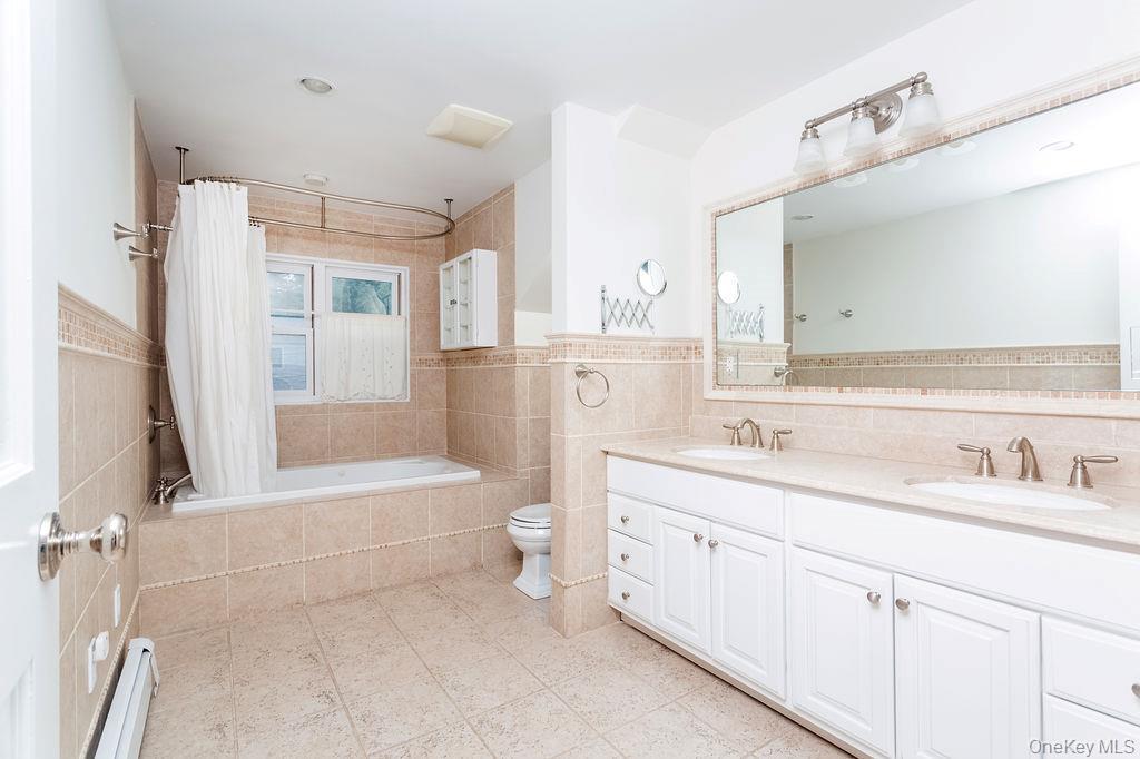 Single Family Shady Brook Lane Out Of Area, NY 06870, MLS-1043541-15
