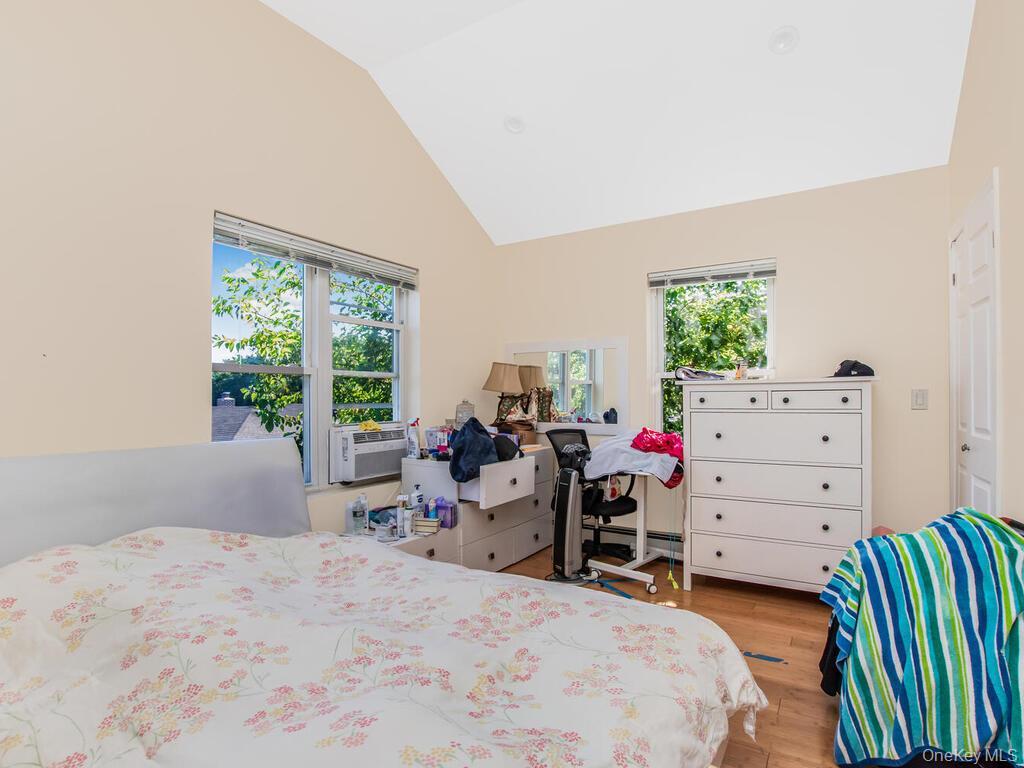 Single Family E 223rd Street Bronx, NY 10466, MLS-1043568-12