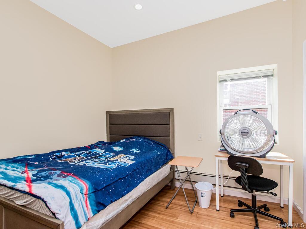 Single Family E 223rd Street Bronx, NY 10466, MLS-1043568-19