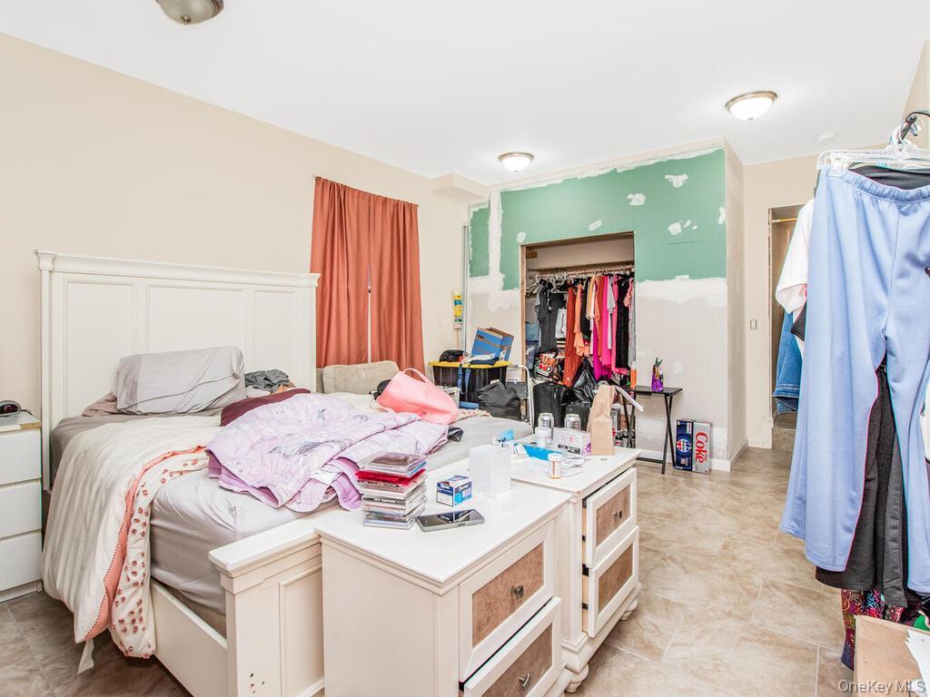 Single Family E 223rd Street Bronx, NY 10466, MLS-1043568-27