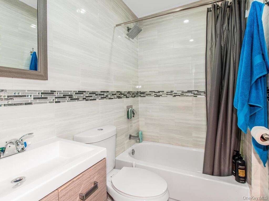 Single Family E 223rd Street Bronx, NY 10466, MLS-1043568-30