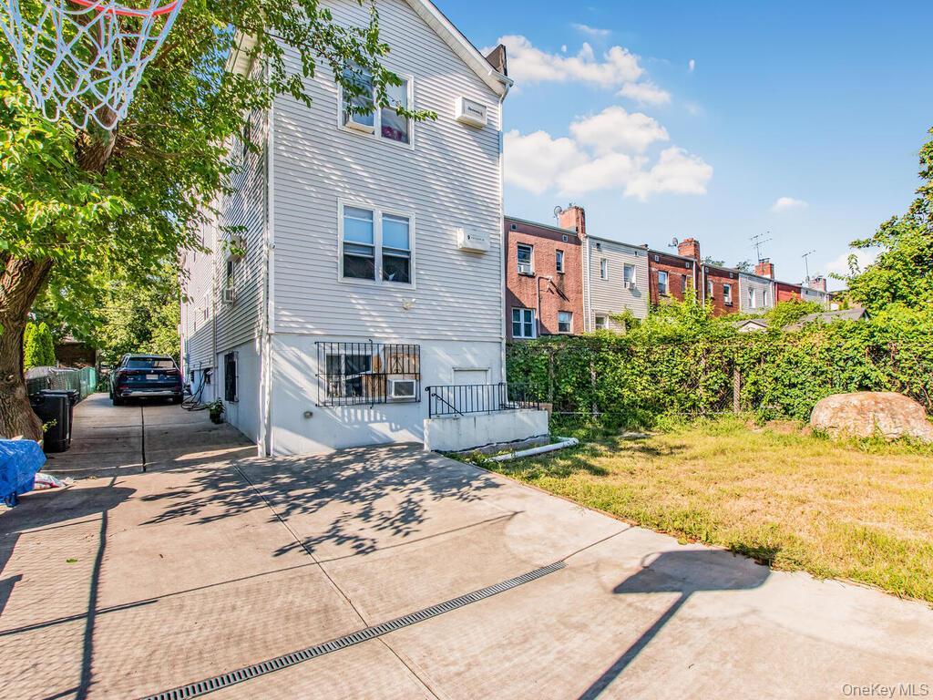 Single Family E 223rd Street Bronx, NY 10466, MLS-1043568-36