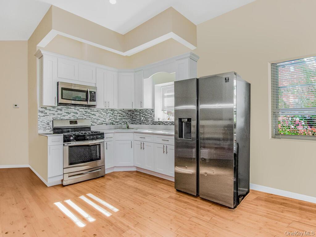 Single Family E 223rd Street Bronx, NY 10466, MLS-1043568-4