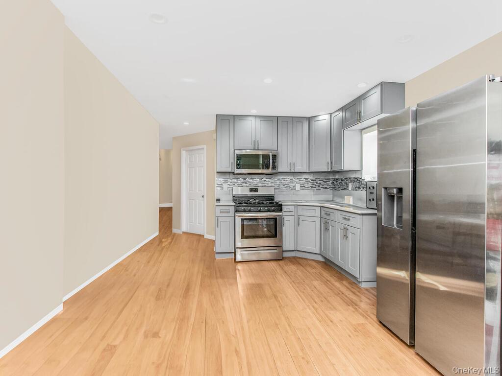 Single Family E 223rd Street Bronx, NY 10466, MLS-1043568-6