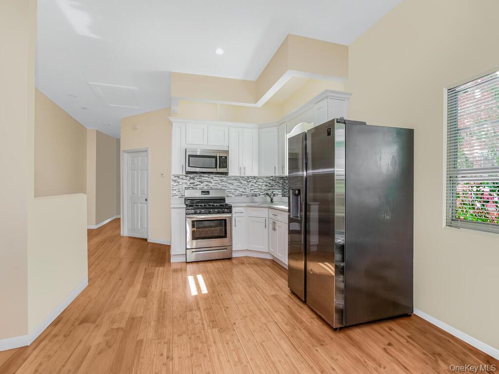 Single Family E 223rd Street Bronx, NY 10466, MLS-1043568-7