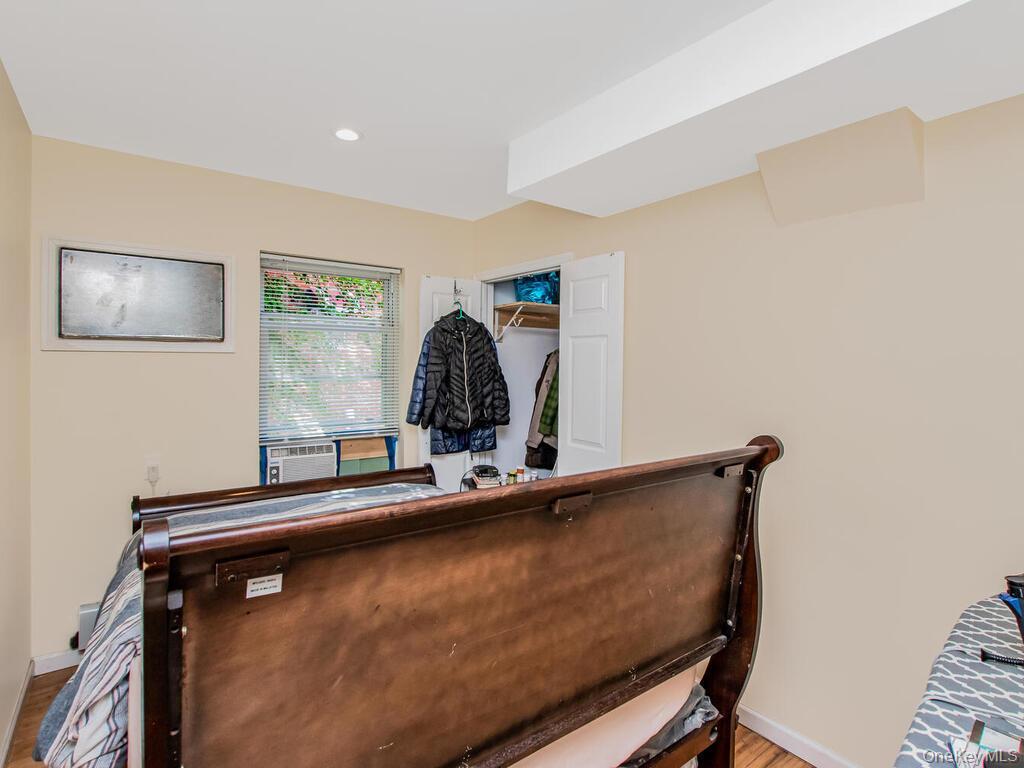 Single Family E 223rd Street Bronx, NY 10466, MLS-1043568-8