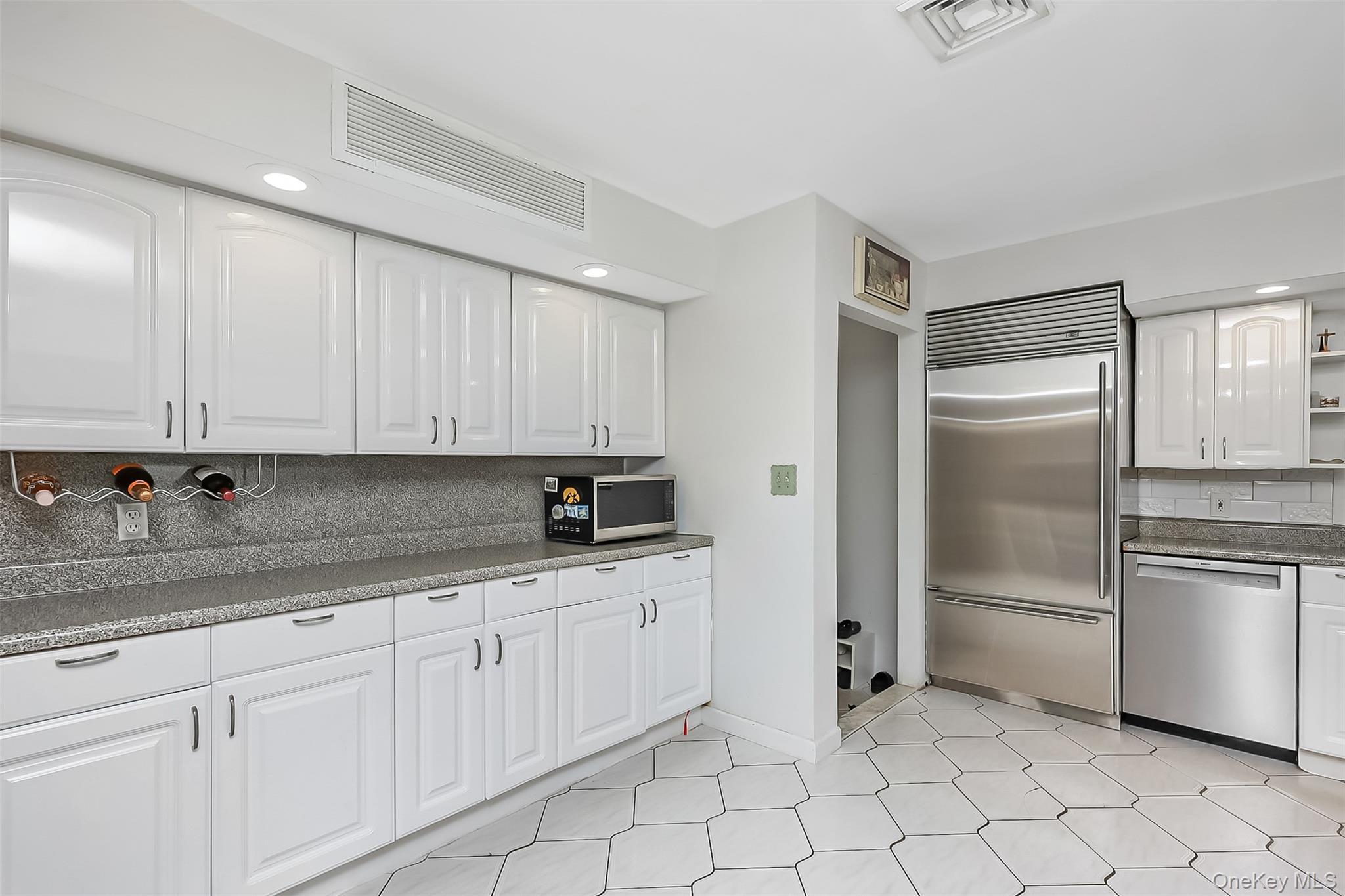 Single Family 147th Street Queens, NY 11357, MLS-1043573-15