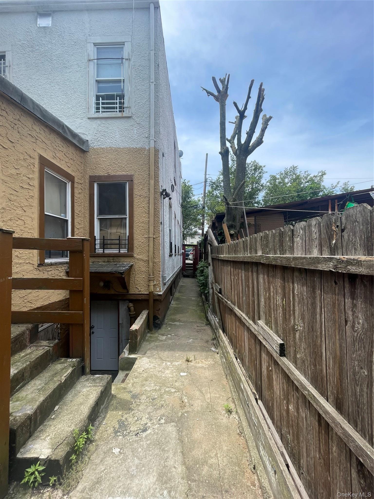 Single Family Hemlock Street  Brooklyn, NY 11208, MLS-1043574-13