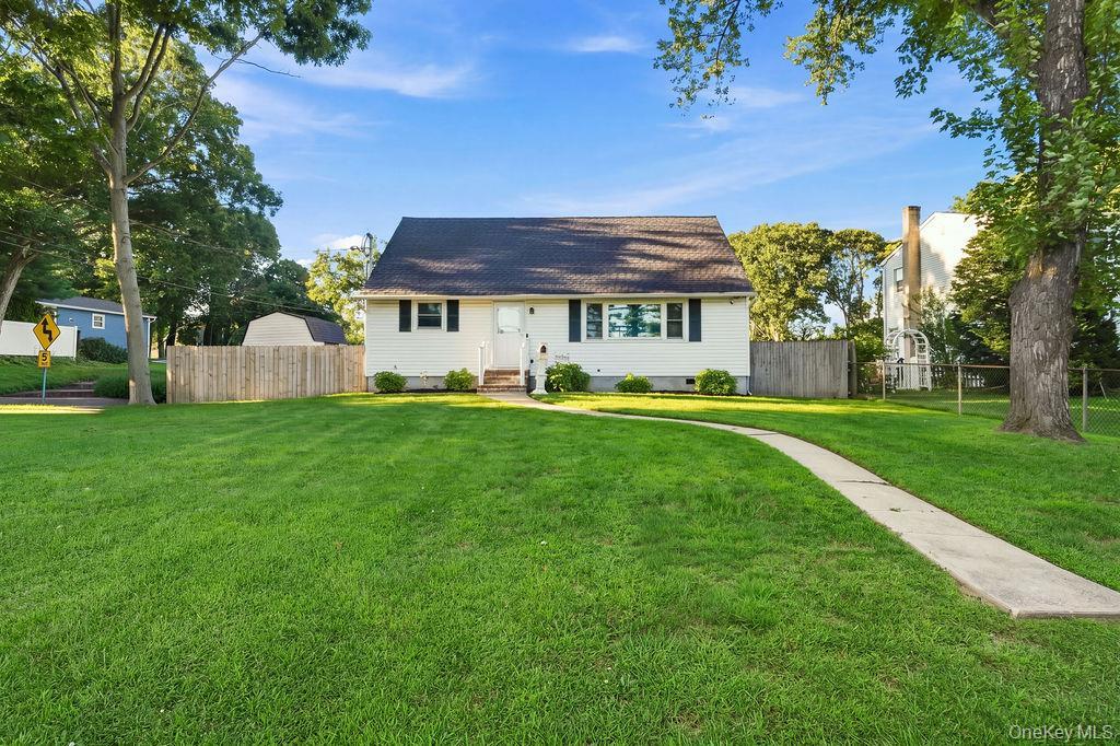 Single Family Muncey Road Suffolk County, NY 11795, MLS-1043575-2