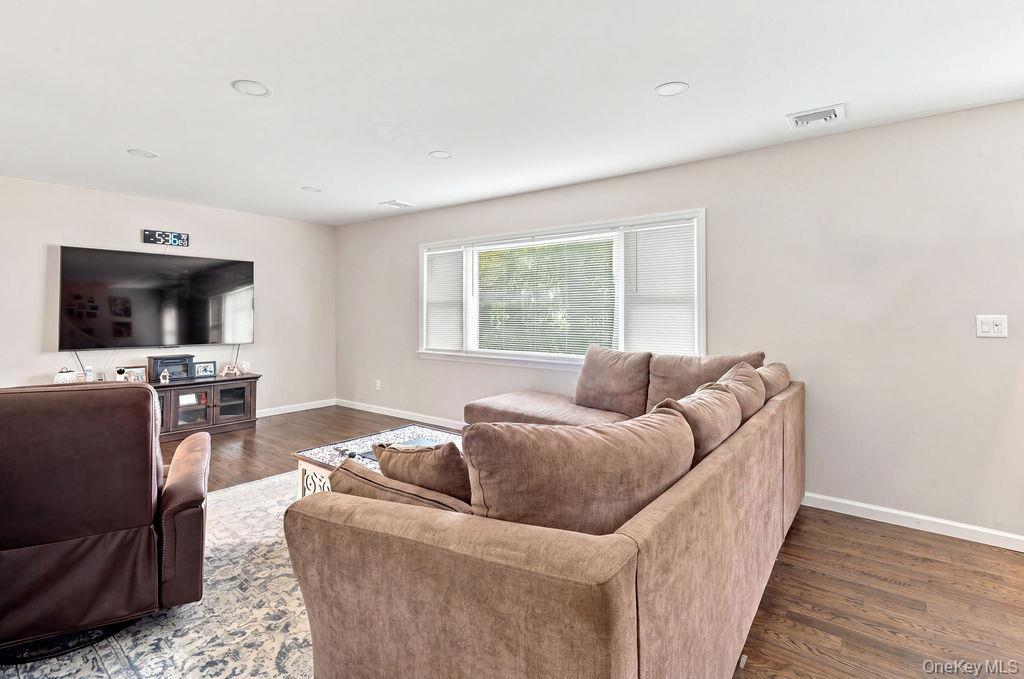 Single Family Muncey Road Suffolk County, NY 11795, MLS-1043575-8