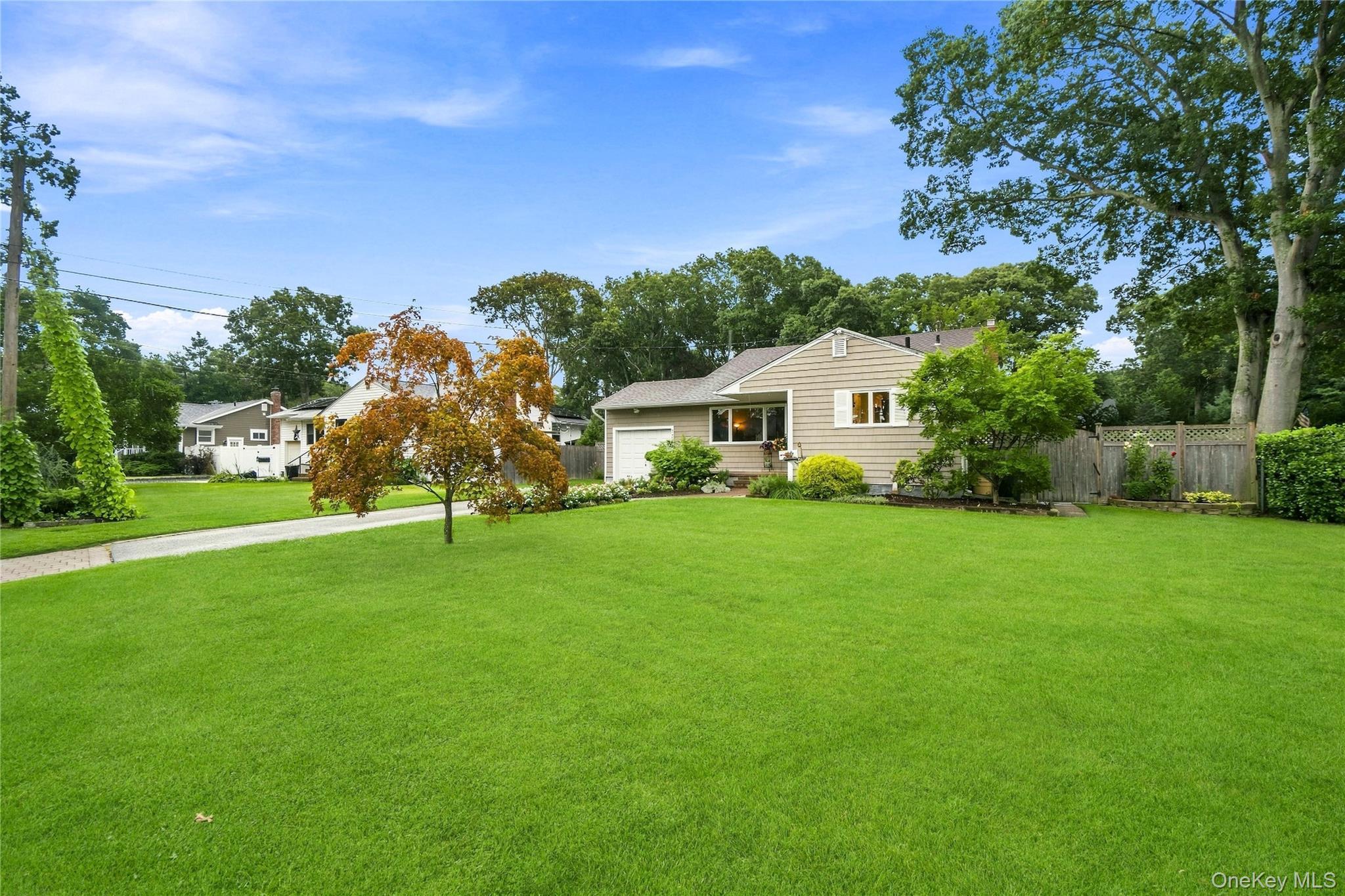 Single Family Lumur Drive Suffolk County, NY 11782, MLS-1043590-22