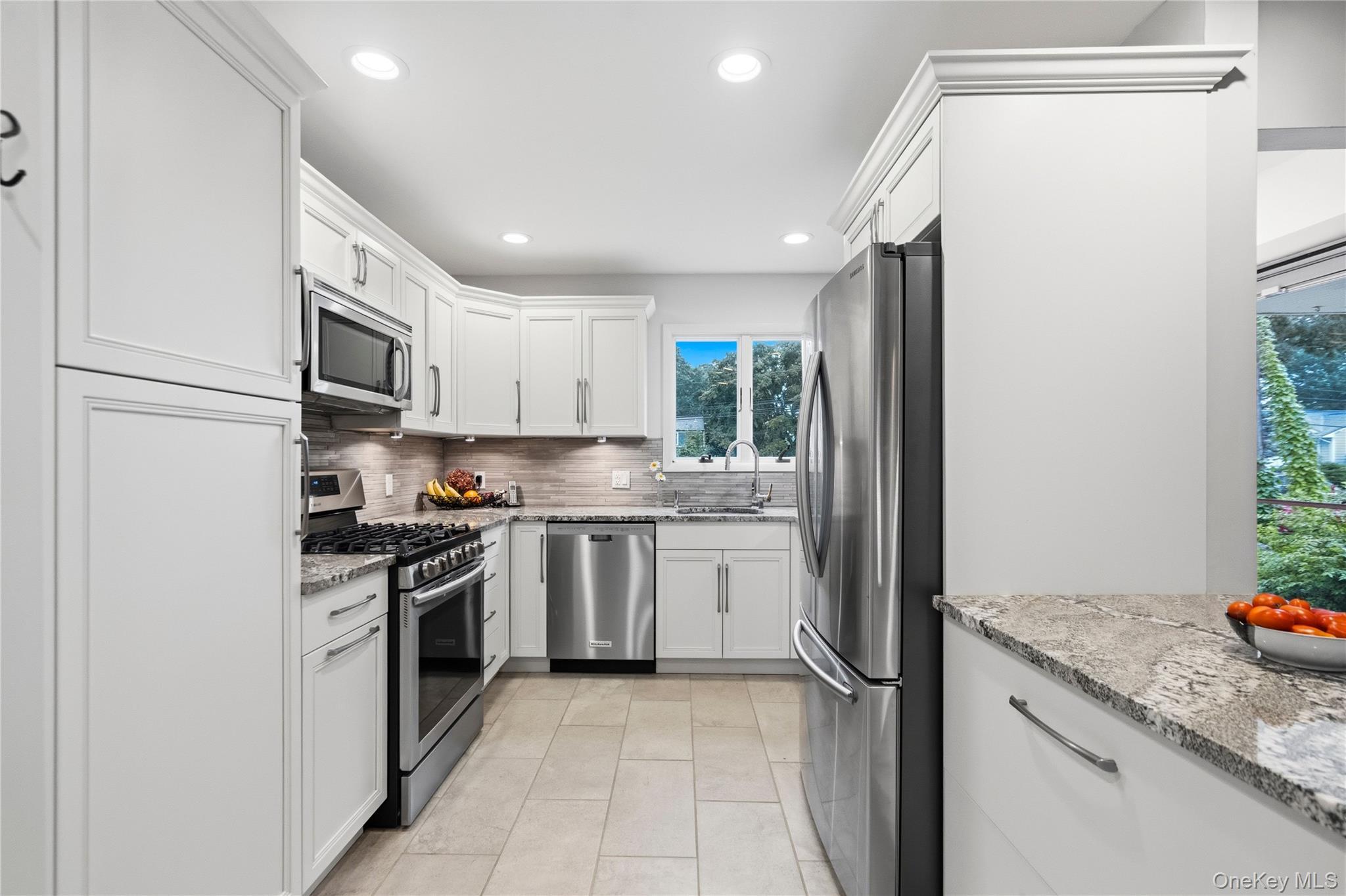 Single Family Lumur Drive Suffolk County, NY 11782, MLS-1043590-9