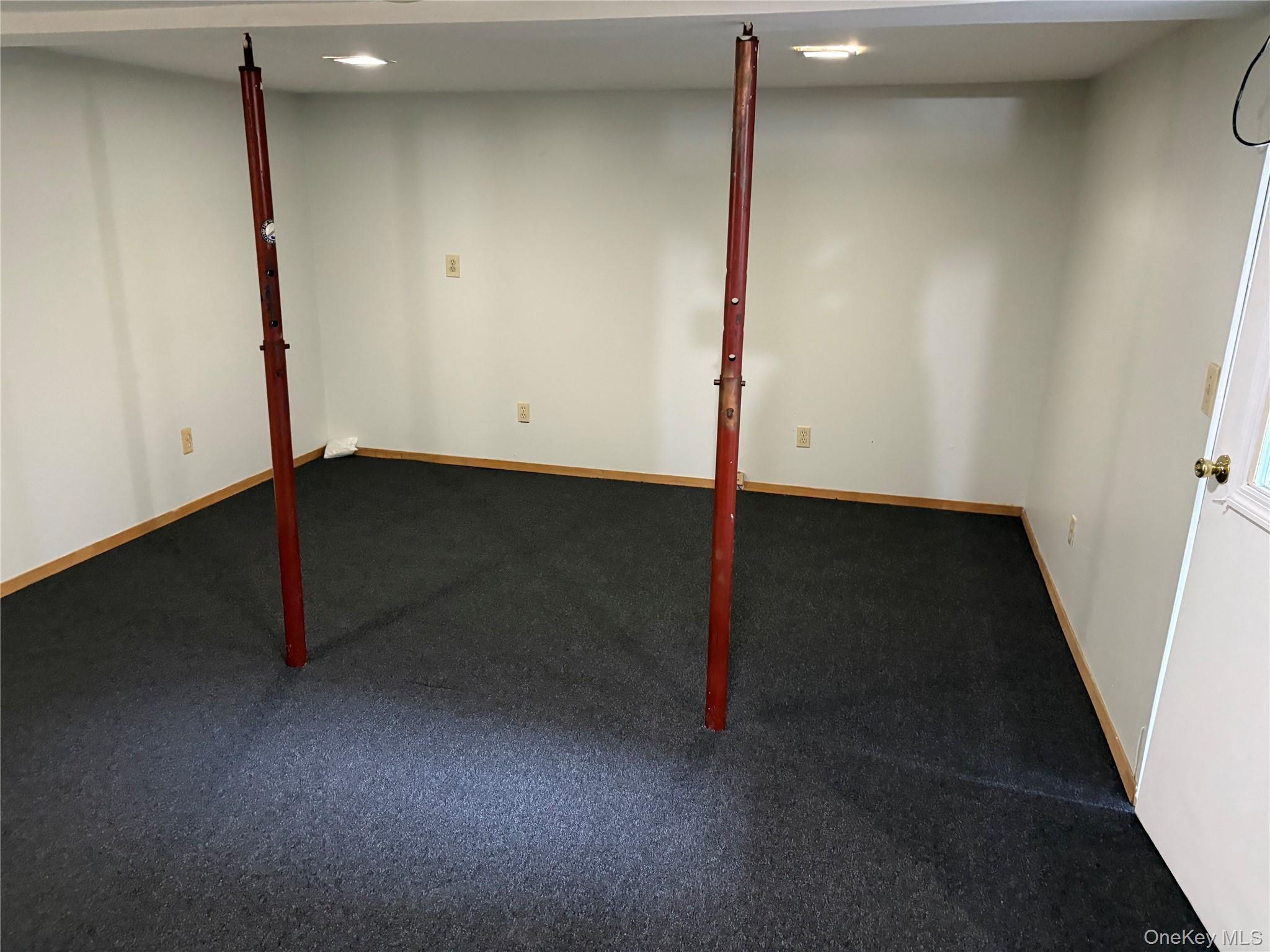Single Family Lenox Avenue Nassau County, NY 11554, MLS-1043594-24