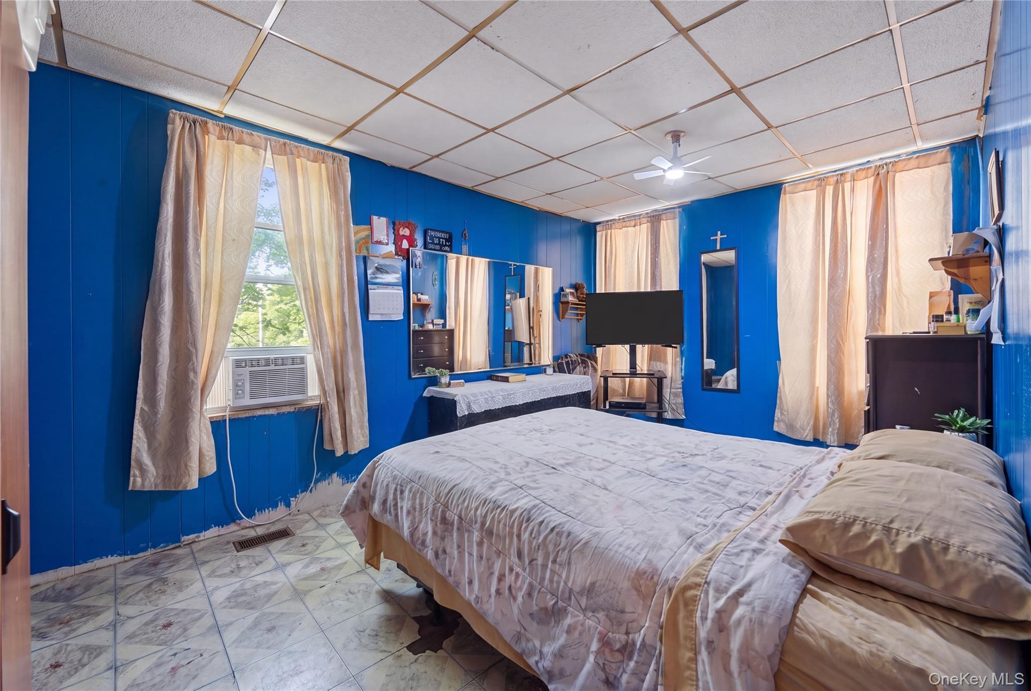Single Family Taylor Avenue Bronx, NY 10473, MLS-1043600-11