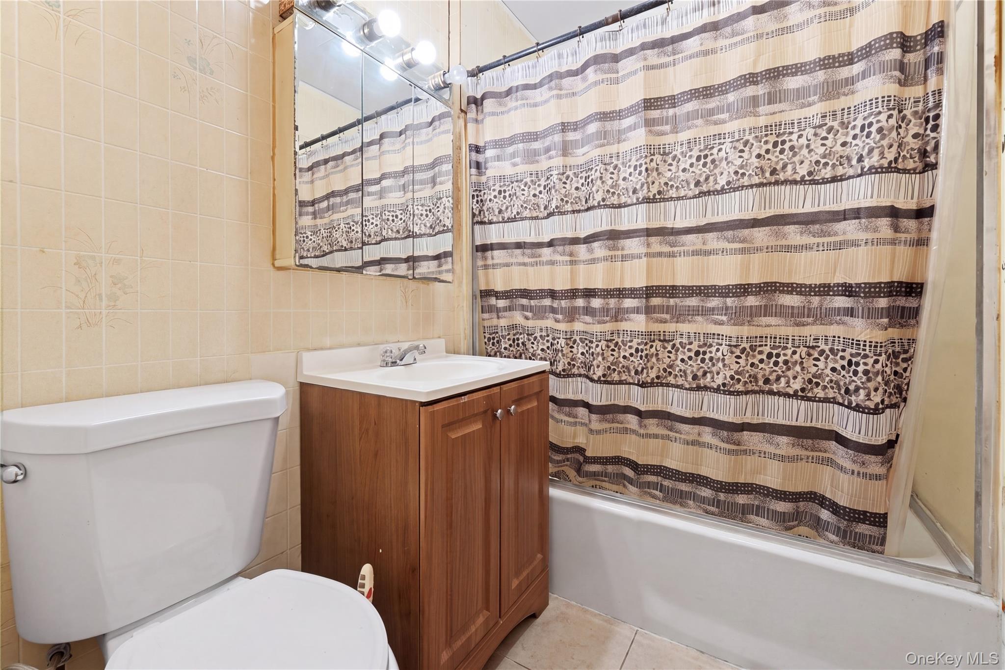 Single Family Taylor Avenue Bronx, NY 10473, MLS-1043600-13