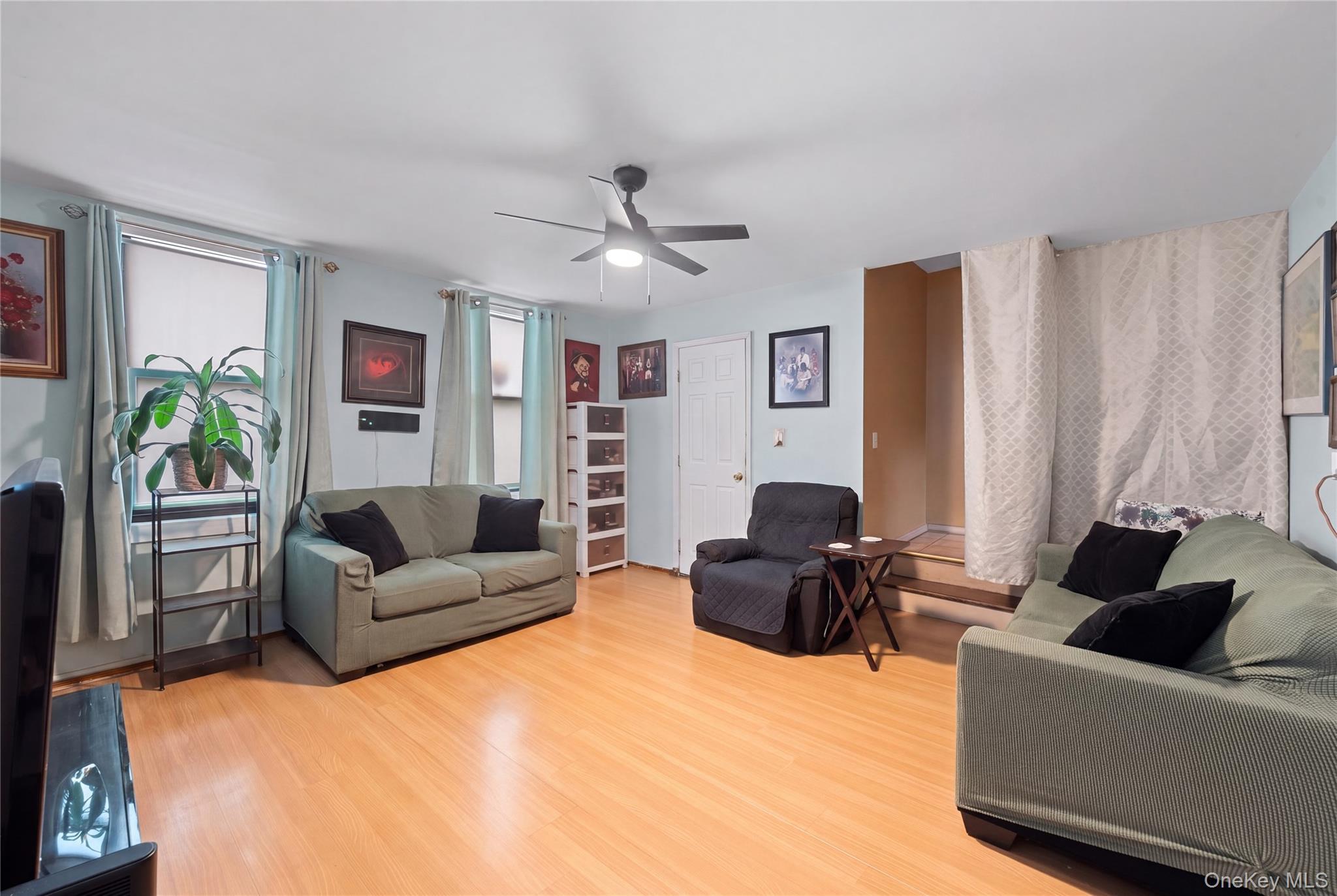 Single Family Taylor Avenue Bronx, NY 10473, MLS-1043600-15