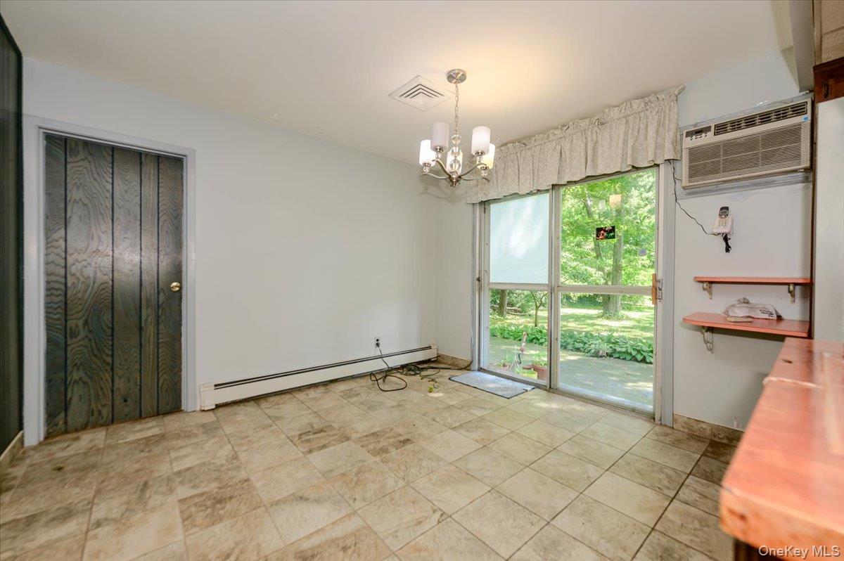 Single Family E Half Hollow Road Suffolk County, NY 11746, MLS-1043601-14