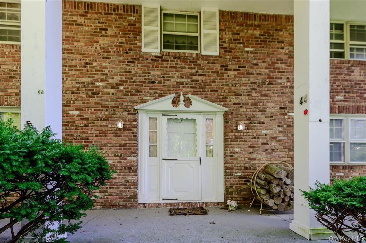 Single Family E Half Hollow Road Suffolk County, NY 11746, MLS-1043601-2