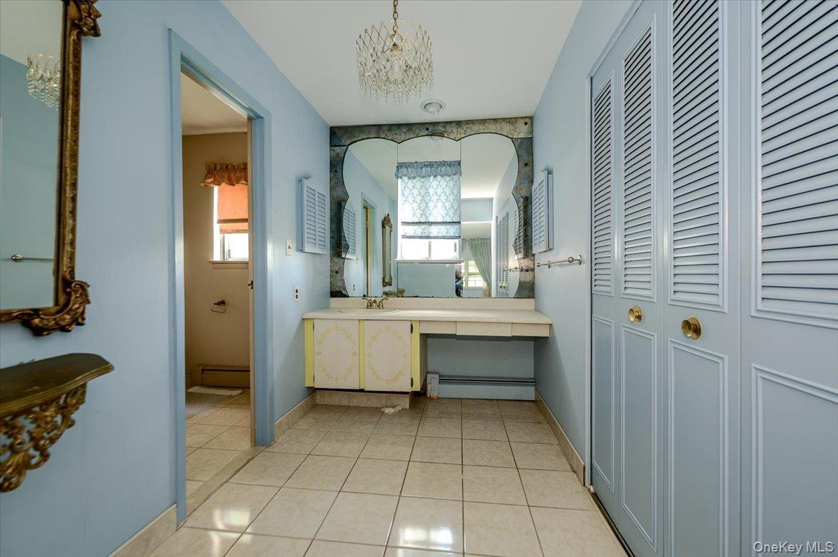 Single Family E Half Hollow Road Suffolk County, NY 11746, MLS-1043601-22