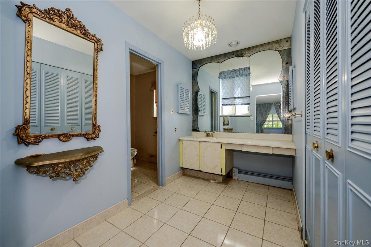 Single Family E Half Hollow Road Suffolk County, NY 11746, MLS-1043601-23