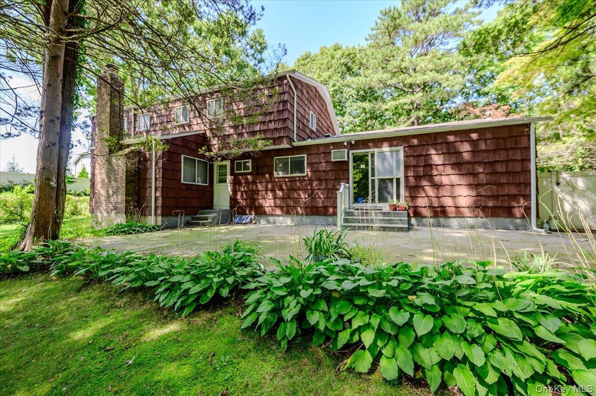 Single Family E Half Hollow Road Suffolk County, NY 11746, MLS-1043601-35