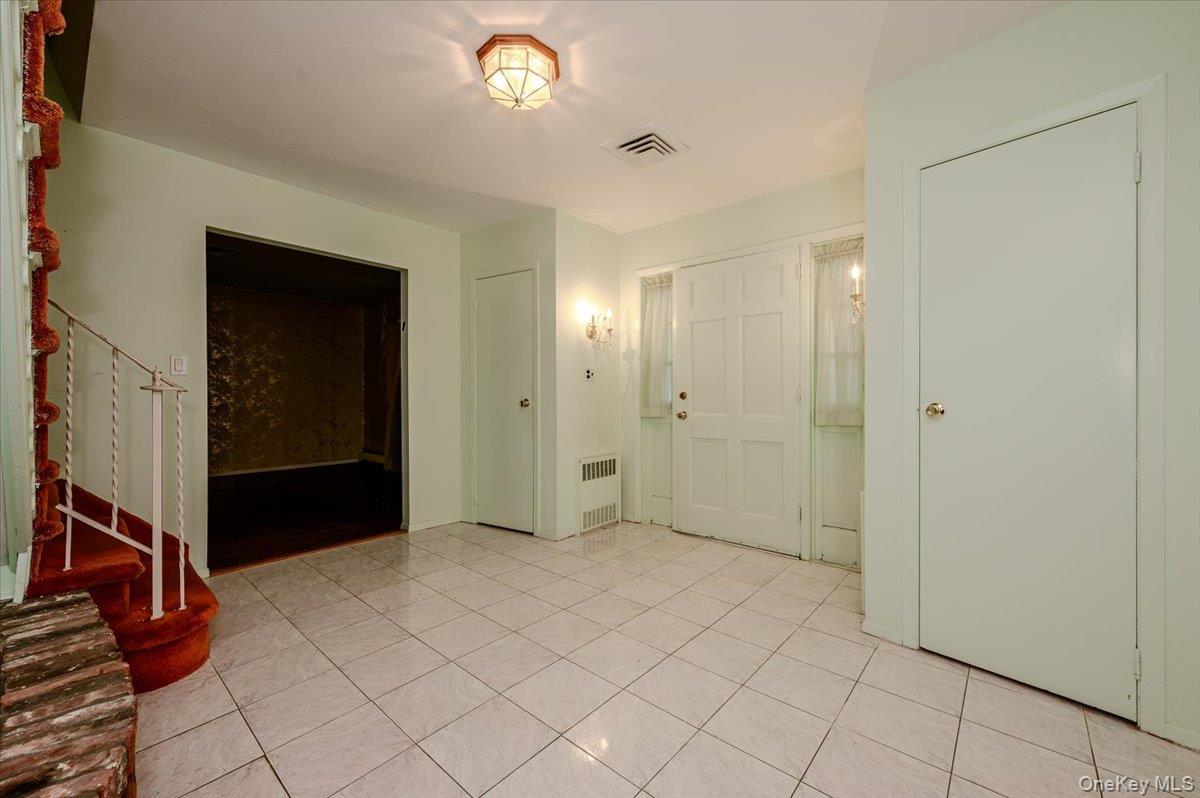 Single Family E Half Hollow Road Suffolk County, NY 11746, MLS-1043601-7