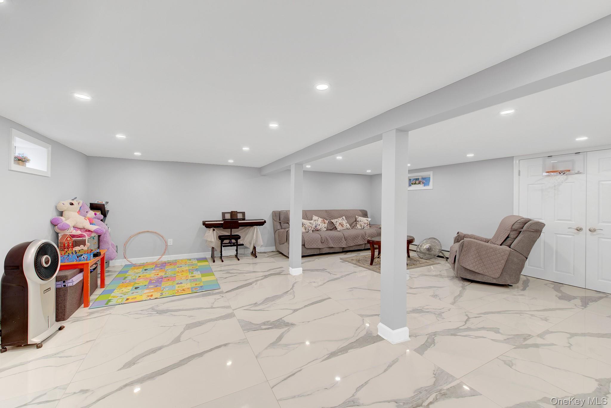 Single Family 1st Avenue  Nassau County, NY 11554, MLS-1043603-21