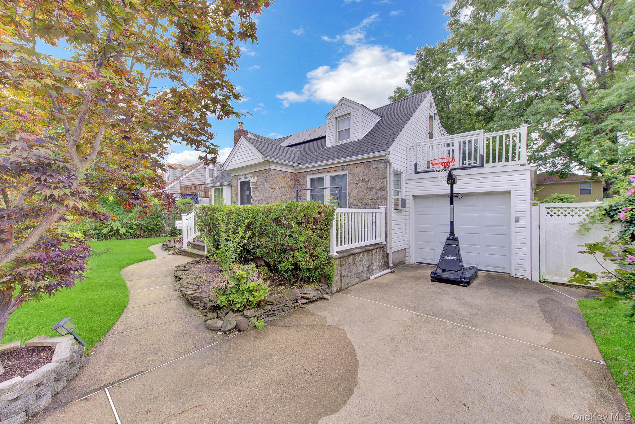 Single Family 1st Avenue  Nassau County, NY 11554, MLS-1043603-3