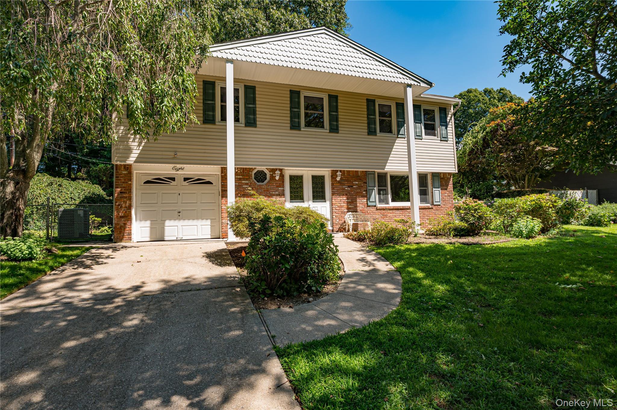 Single Family Salisbury Drive N Suffolk County, NY 11731, MLS-1043625-2